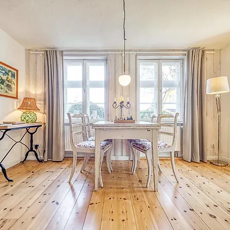 Altes Schifferhaus Paries Semesterbostad *